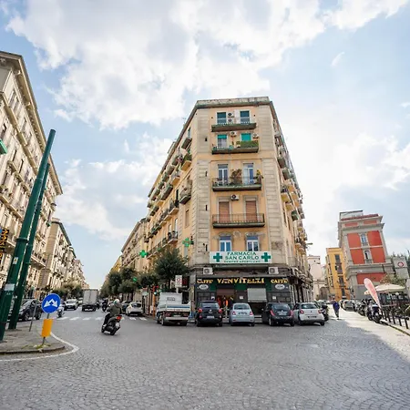 Tony Konukevi Napoli