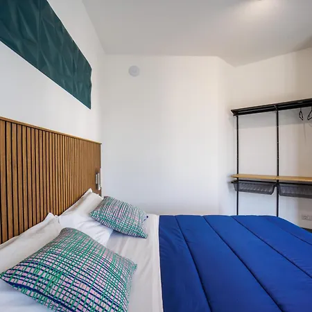 Tony Konukevi Napoli